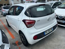 
										Hyundai i10 complet									