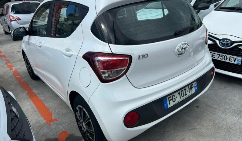 
								Hyundai i10 complet									