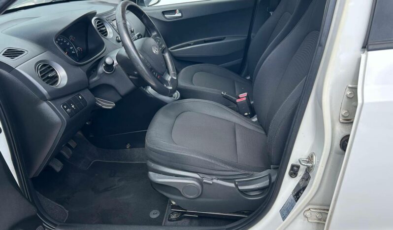 
								Hyundai i10 complet									