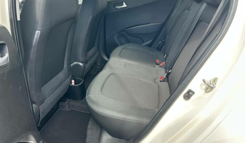 
								Hyundai i10 complet									