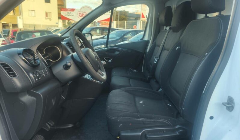 
								Renault Trafic 2.0 BLUE Dci 120 CH complet									