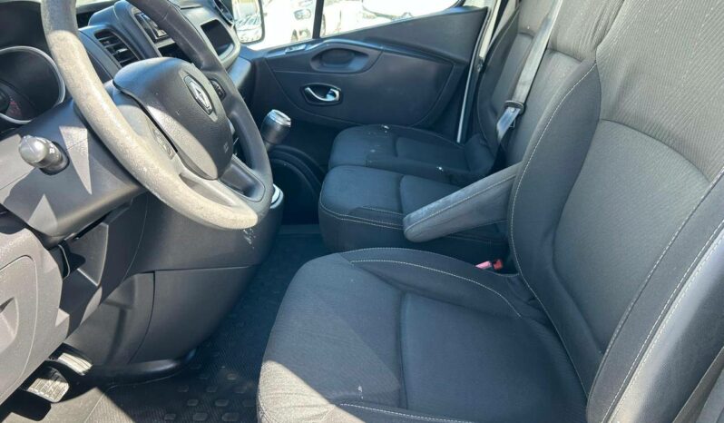 
								Renault Trafic 2.0 BLUE Dci 120 CH complet									