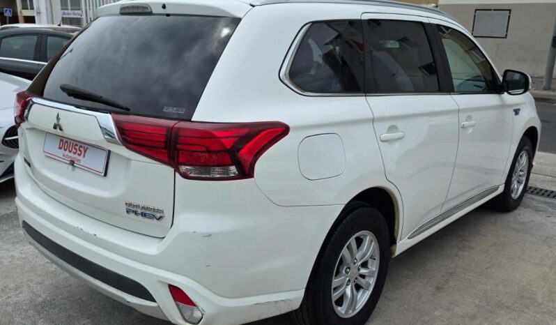 
								Mitsubishi Outlander III 2.0 150ch Inform 2WD 5 places complet									